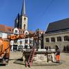 holzmarktbrunnen_wird_angestellt.jpg