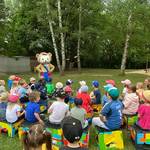 Bobo Siebenschläfer überrascht Waldblick Kinder