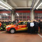 Zwei neue Fahrzeuge wurden am Dienstagabend in der Feuerwache offiziell an die Feuerwehr Halberstadt übergeben  - Foto: Ute Huch