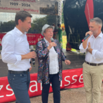 Ausruf der Halberstadtwette beim Halberstädter Parkfest am 03.08.2024 – Wolfsburgs Bürgermeister Andreas Klaffehn (r.) erteilte den Wettauftrag an OB Daniel Szarata