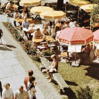 Blick in den Museumsvorhof 1986 zu den Arbeiterfestspielen